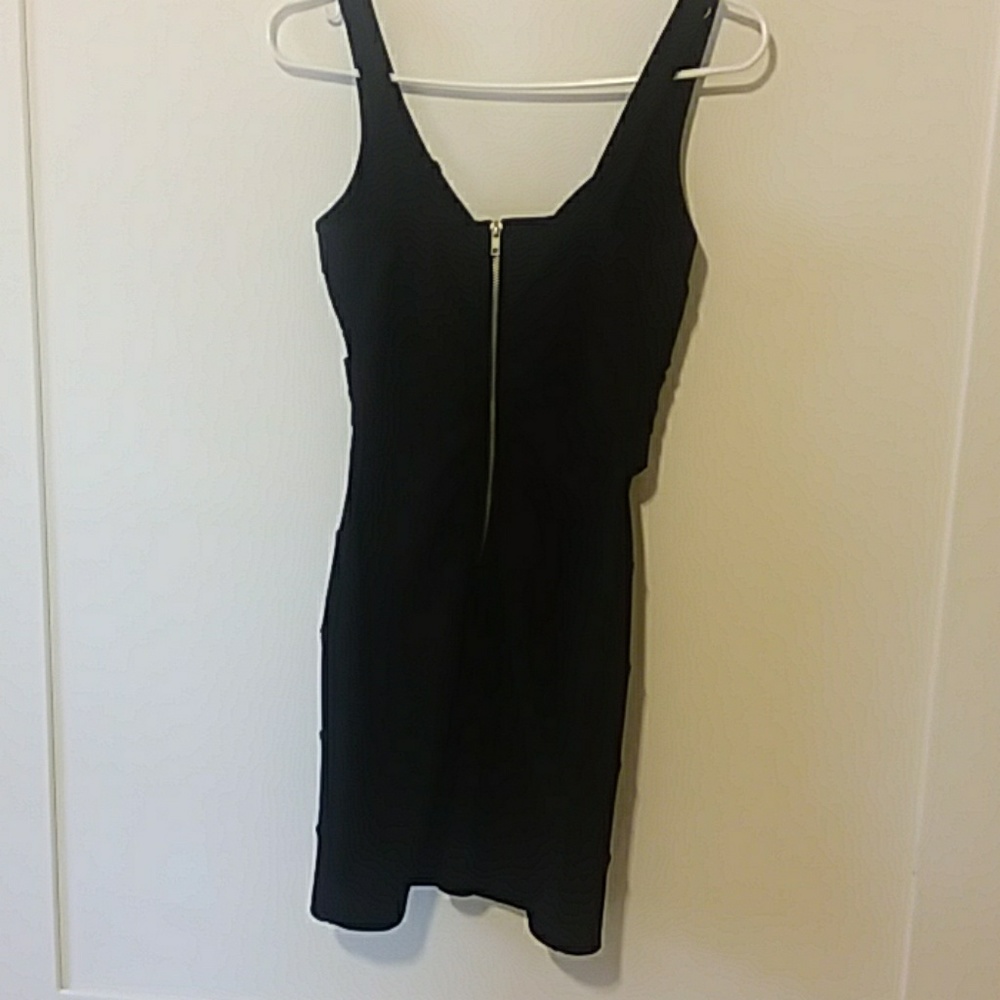 Dress - Picture 3 of 4